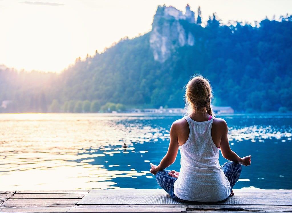 Podcasts de meditaci&oacute;n para practicar yoga